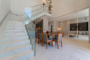 Rosa dos ventos - Luxuosa residencia com 04 suítes para até 08 pessoas possui piscina
